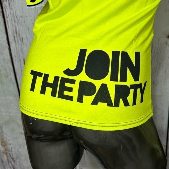 ZUMBA FITNESS sporty stretchy black tank top Green “Join the Party” Large NWT - Picture 7 of 9